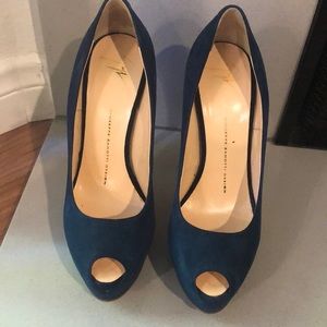 giuseppe zanotti blue suede pumps